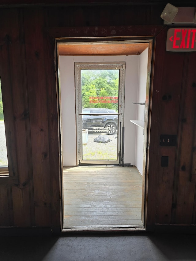 doorway to outside with a healthy amount of sunlight