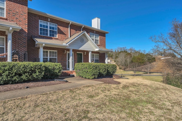 view of front of house featuring a front yard