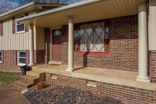 property entrance featuring covered porch