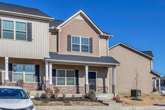 craftsman-style home featuring covered porch