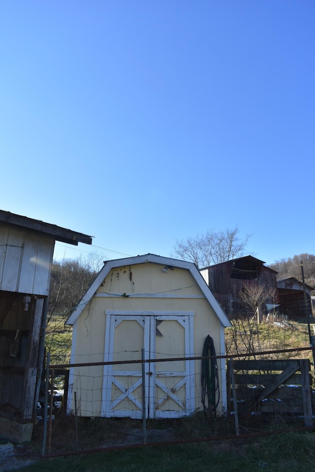 view of outdoor structure