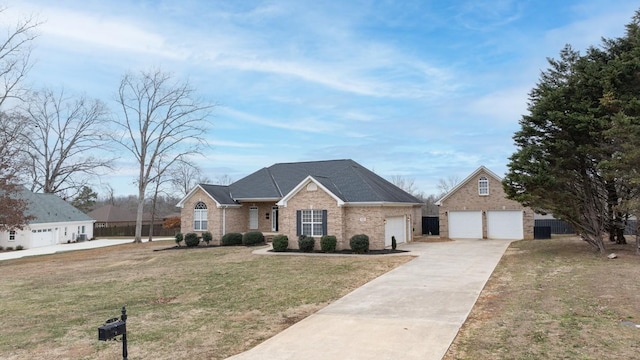 view of front of house with a front lawn