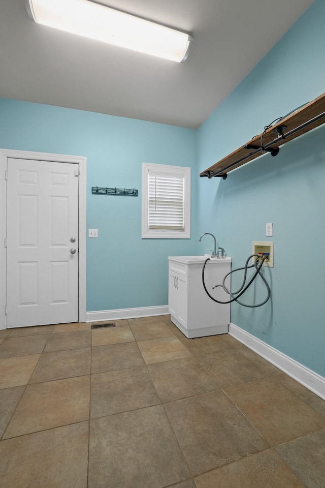 laundry room featuring washer hookup