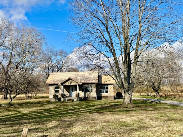 view of front of house with a front yard