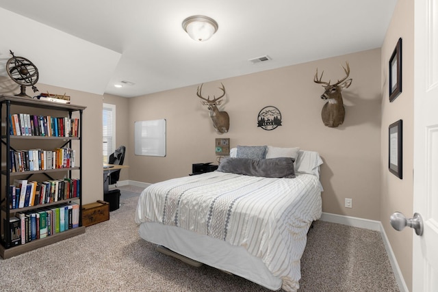 bedroom featuring carpet floors