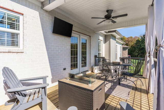 deck with ceiling fan