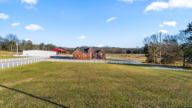 view of yard featuring a rural view