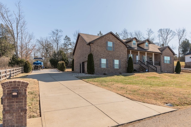 view of front of house featuring a front yard