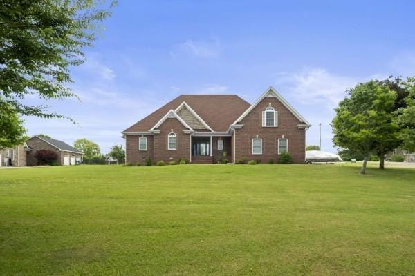 view of front facade with a front yard