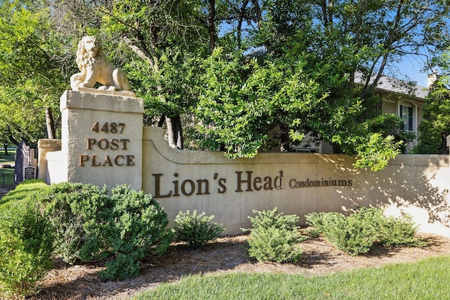 view of community / neighborhood sign