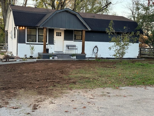 view of front of property