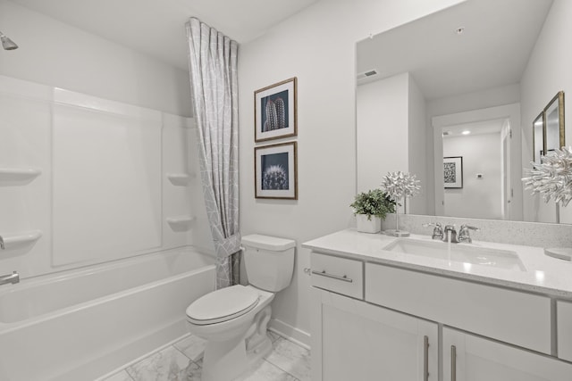 full bathroom featuring shower / bath combo with shower curtain, toilet, and vanity