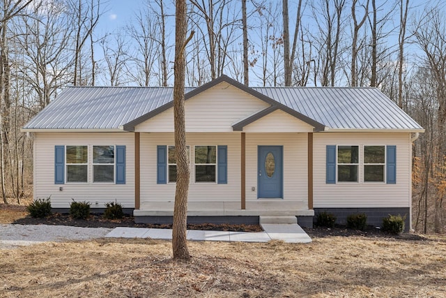 view of front of property featuring a porch