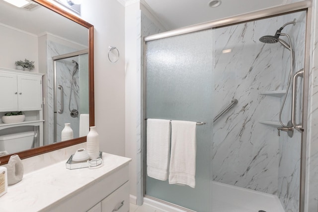 bathroom with crown molding, tiled shower, toilet, and vanity