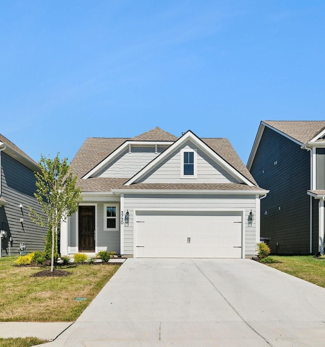 view of front facade featuring a front yard