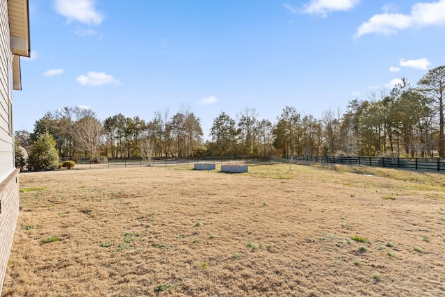 view of yard featuring a rural view