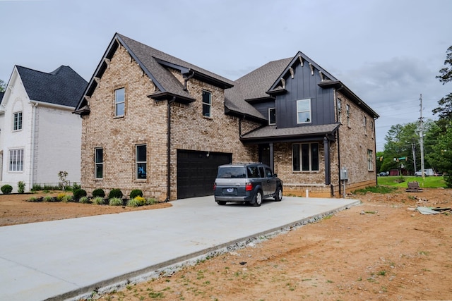 view of front facade featuring a garage