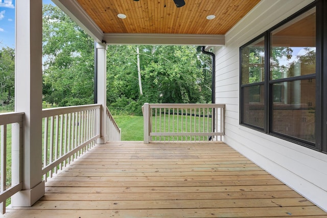 deck with ceiling fan