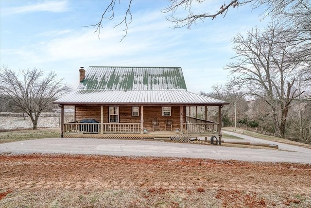 view of front facade with covered porch