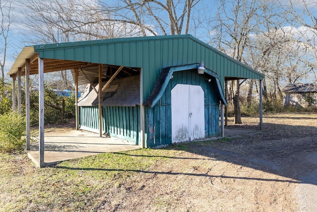 view of outdoor structure