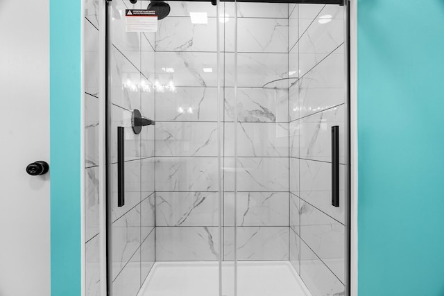 985 Watauga Dr, Cookeville, TN 38501 - bathroom featuring a shower with door