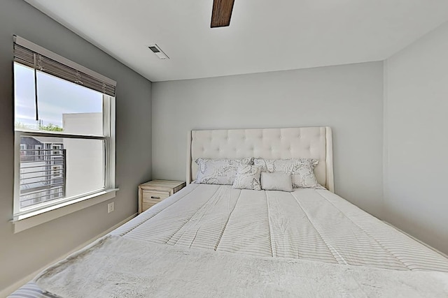 bedroom with ceiling fan