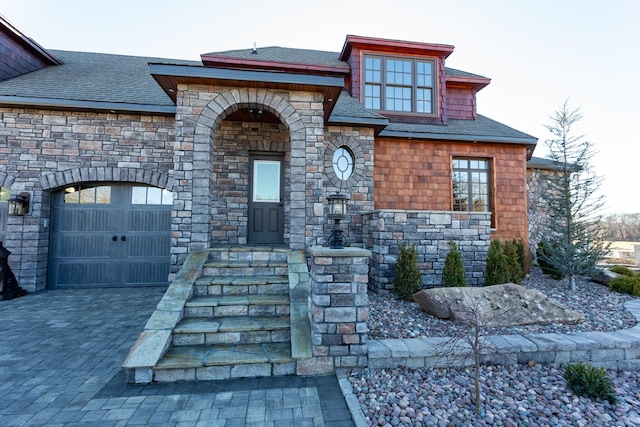 view of front facade with a garage