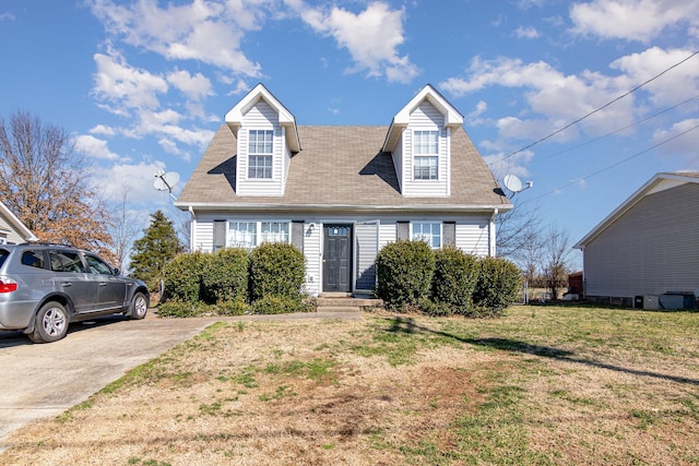 view of front of house with a front lawn