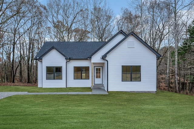 view of front of property with a front yard