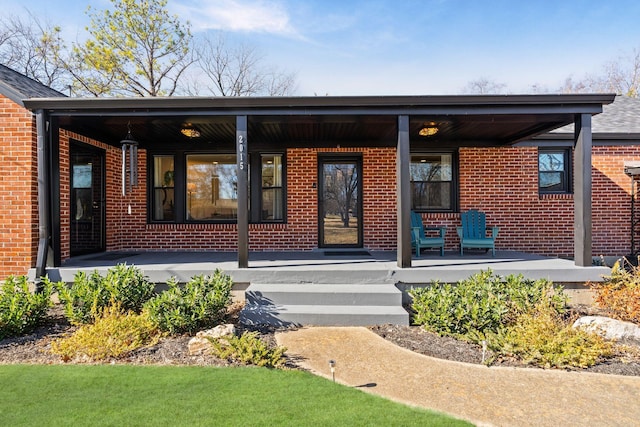 property entrance with a porch