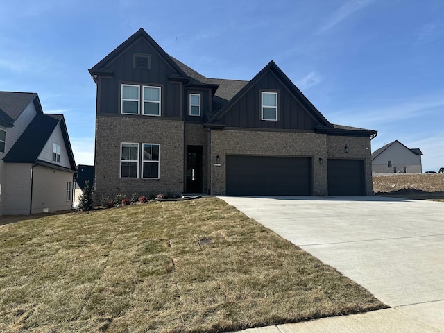 view of front of home featuring a front yard