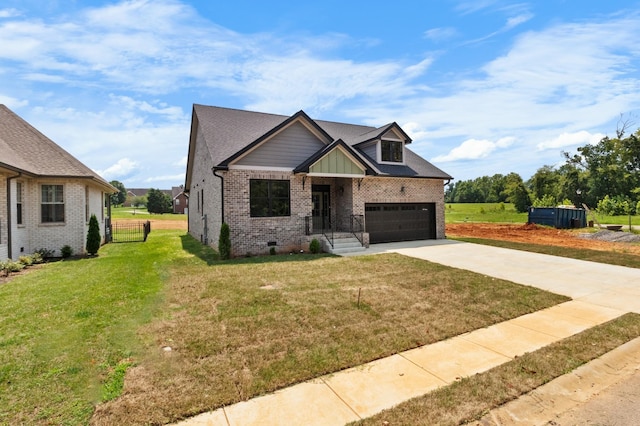 view of front facade featuring a garage and a front yard