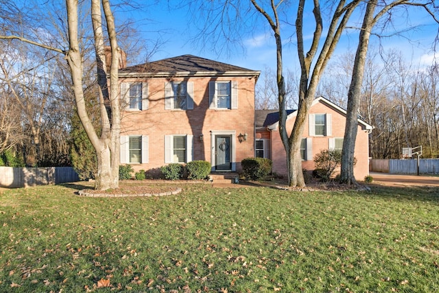 view of front of house featuring a front lawn