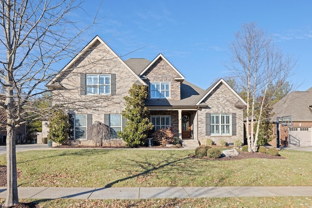 view of front of house featuring a front lawn