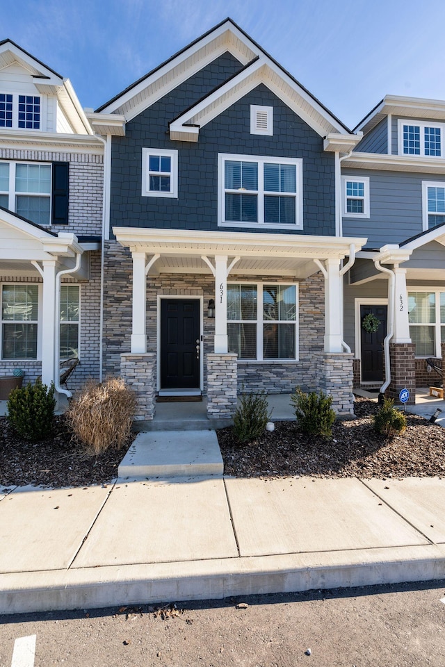 view of front of property