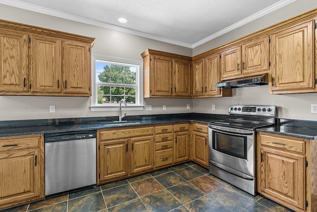 kitchen featuring crown molding, appliances with stainless steel finishes, sink, and a textured ceiling