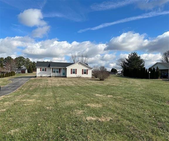 view of front of house with a front yard