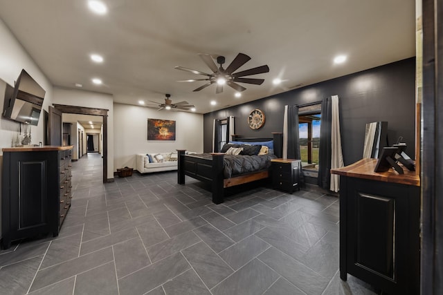 bedroom with ceiling fan