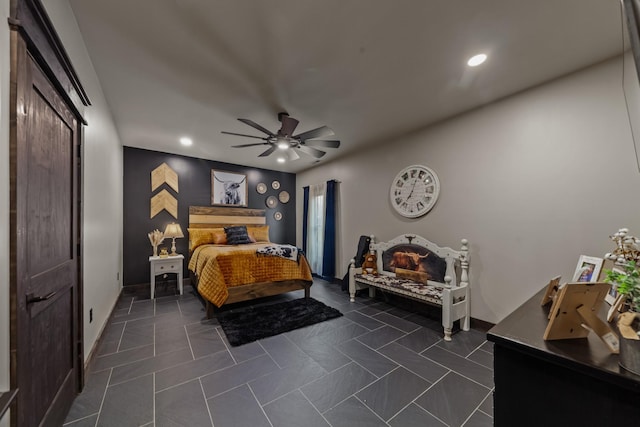 bedroom with ceiling fan