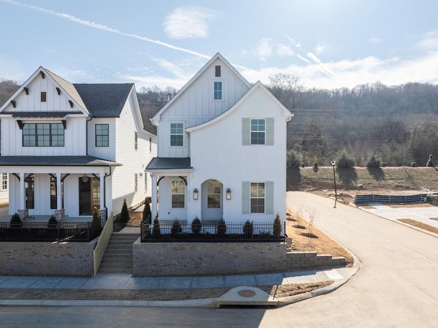 view of front of property with covered porch