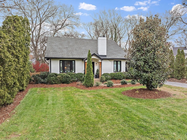 view of front of house featuring a front yard