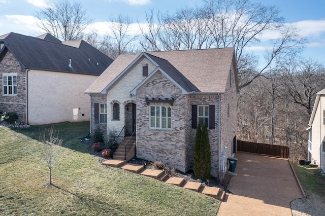 view of front of property with a front lawn