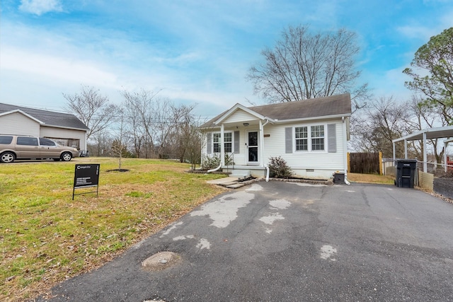 view of front of property with a front yard