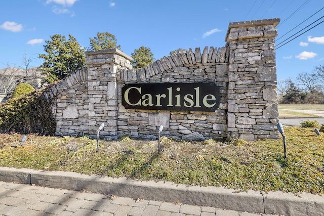 view of community / neighborhood sign