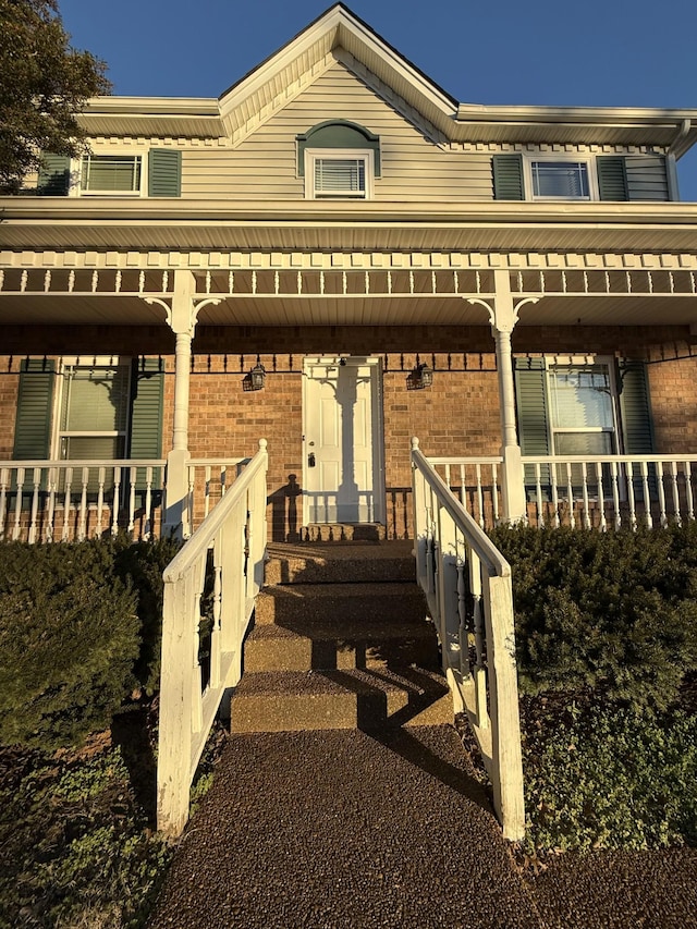 view of front facade featuring a porch