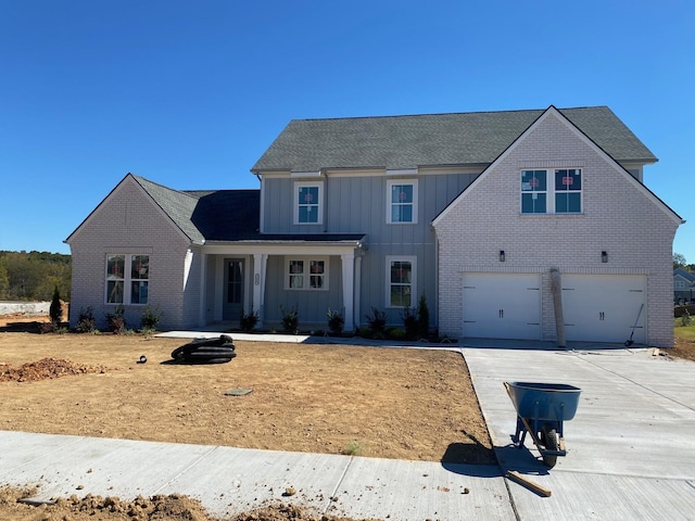 view of front facade featuring a garage