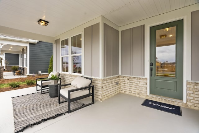 entrance to property with covered porch