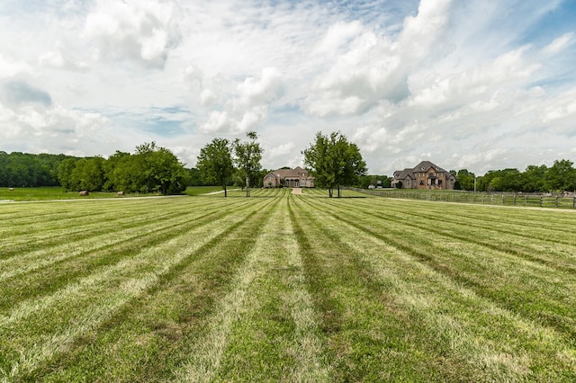 view of yard featuring a rural view