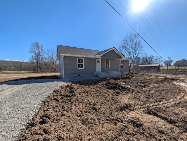 view of front facade featuring crawl space