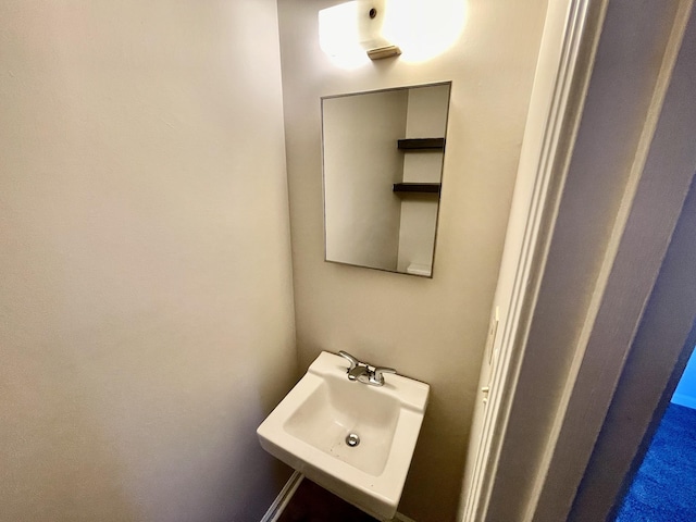 bathroom featuring sink